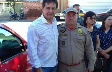 Deputado Estadual Claudio Palozi e Subtenente João Roberto - Foto: Comunicação Social do Corpo de Bombeiros